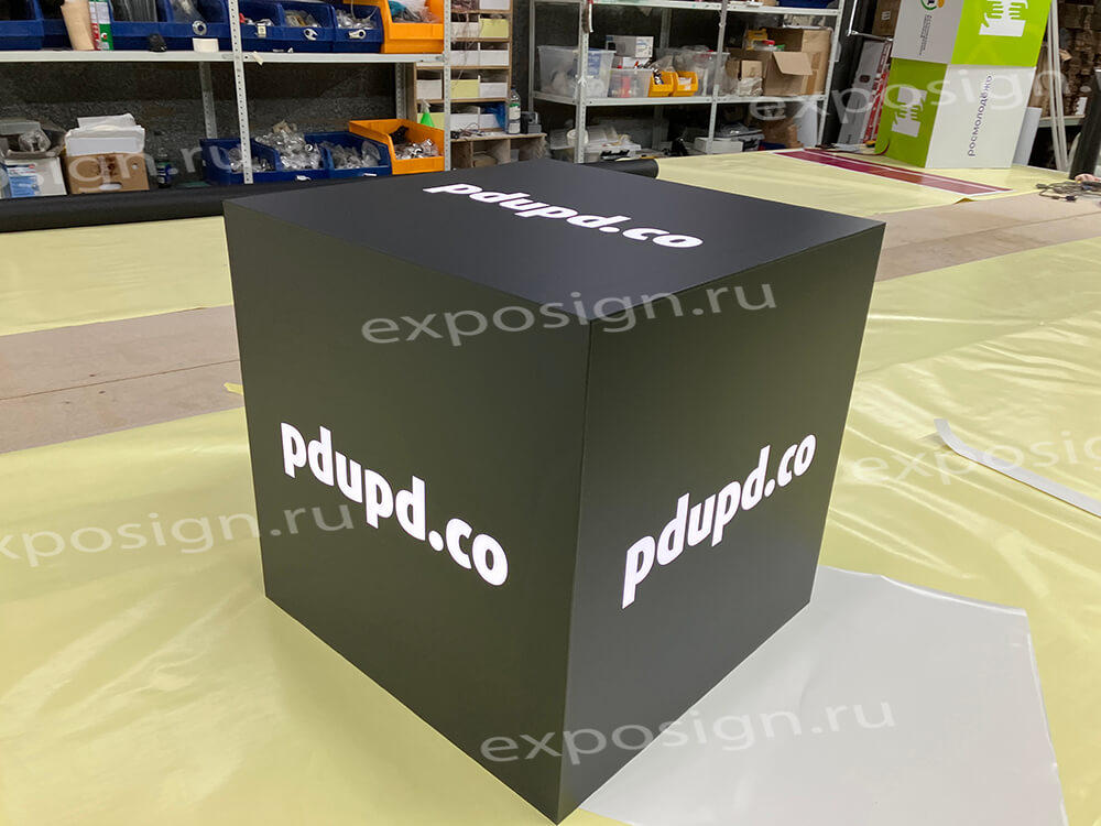 Креативные формы рекламных кубов для брендинга